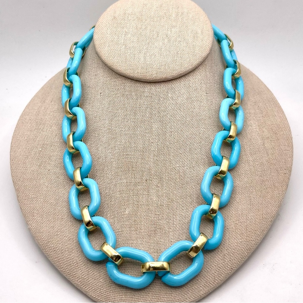 Cute Vintage Aqua Blue Acrylic and Gold Tone Link Chain Necklace - Picture 8 of 14